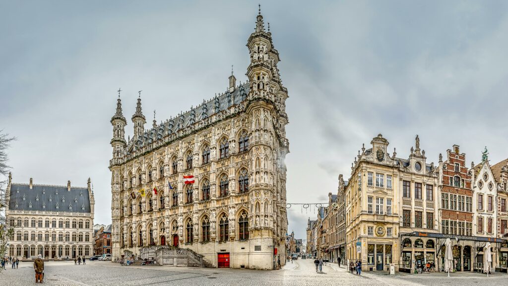 In this picture the magnificent Leuven City Hall (Stadhuis), the main attraction of the Flemish city.