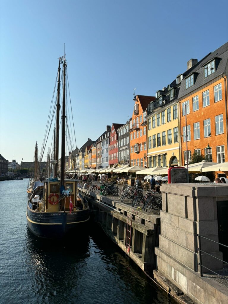 Another view of th beautiful area of Nyhavn with colorfull houses and boats.