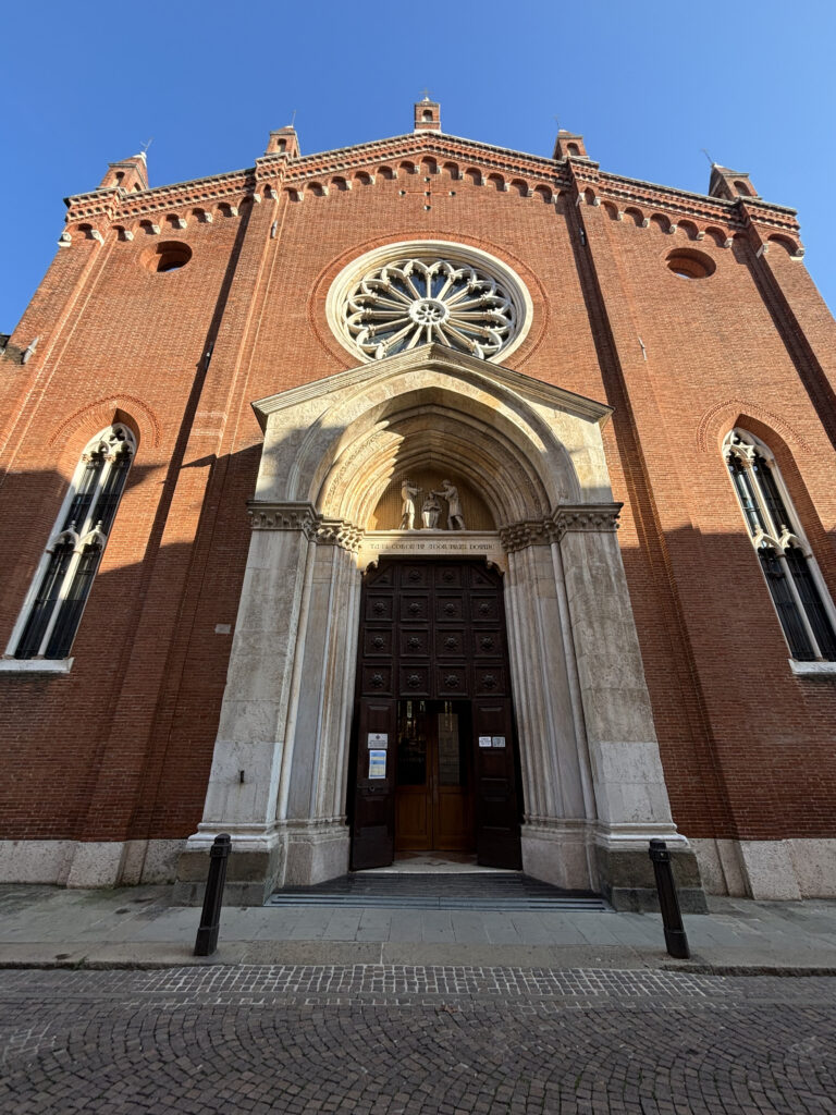 Front and main entrance of Church of Santa Corona.